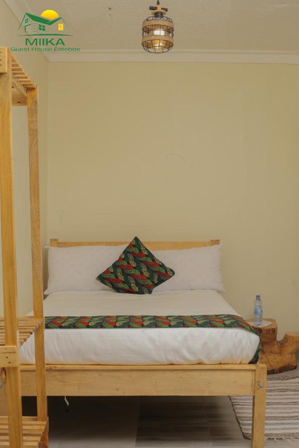 Miika Guest House Entebbe Buitenkant foto
